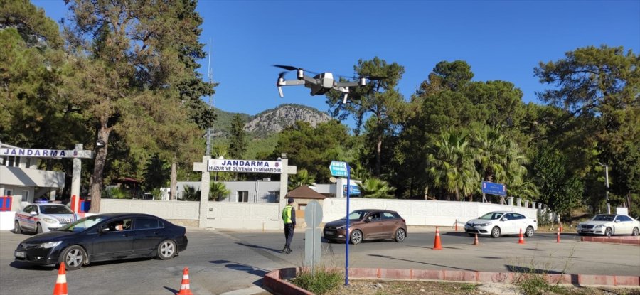 Antalya'da Drone Destekli Denetimlerde Kuralları İhlal Eden Sürücülere 21 Bin Lira Ceza Uygulandı