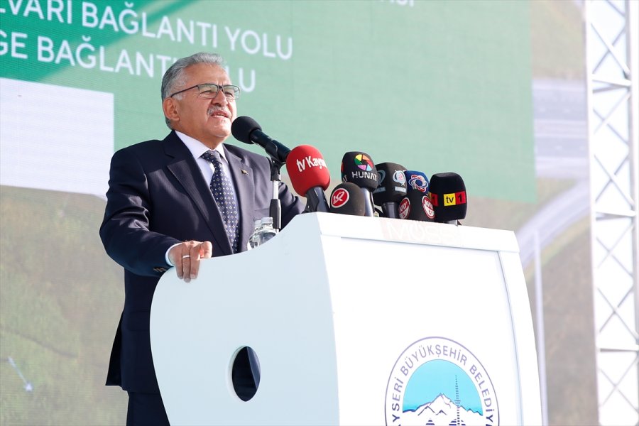 Kayseri'de 25 Milyon Liraya Mal Olan Yollar Hizmete Açıldı