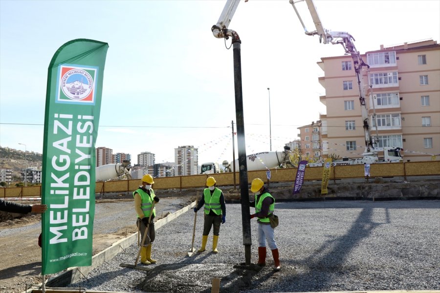 Kayseri'de Kahraman Çelebi Camii Ve Hatice Çelebi Kur'an Kursu'nun Temeli Atıldı