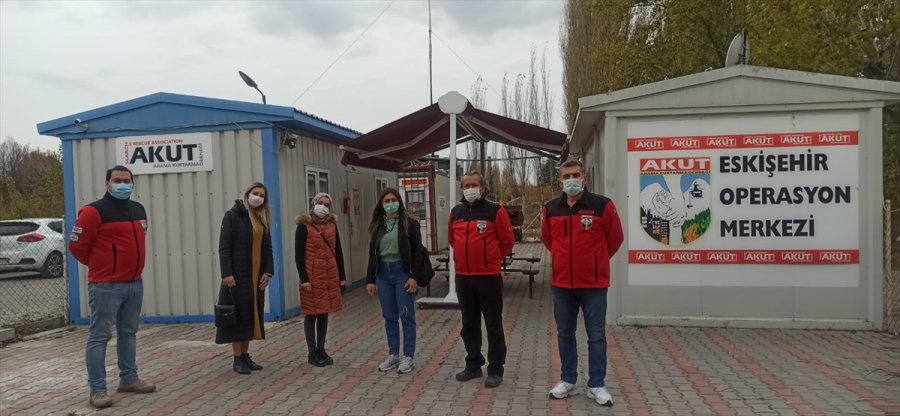 Öğretmenlerine Hediye Almak Yerine Akut'a Bağış Yaptılar