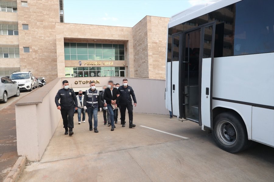 Antalya'da Aranan 46 Şüpheli Yakalandı