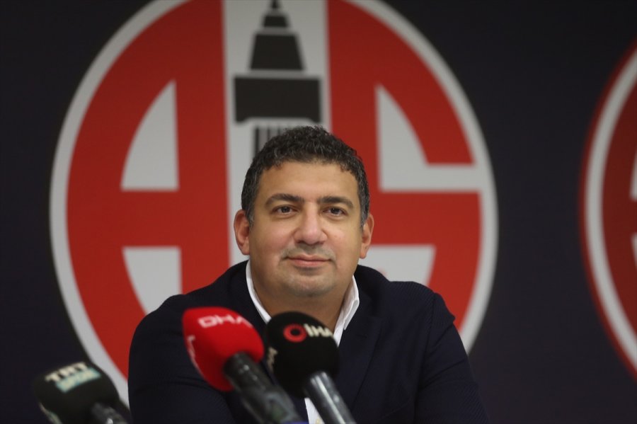 Antalyaspor'da Hedef Zirveyi Zorlayan Bir Takım Oluşturmak