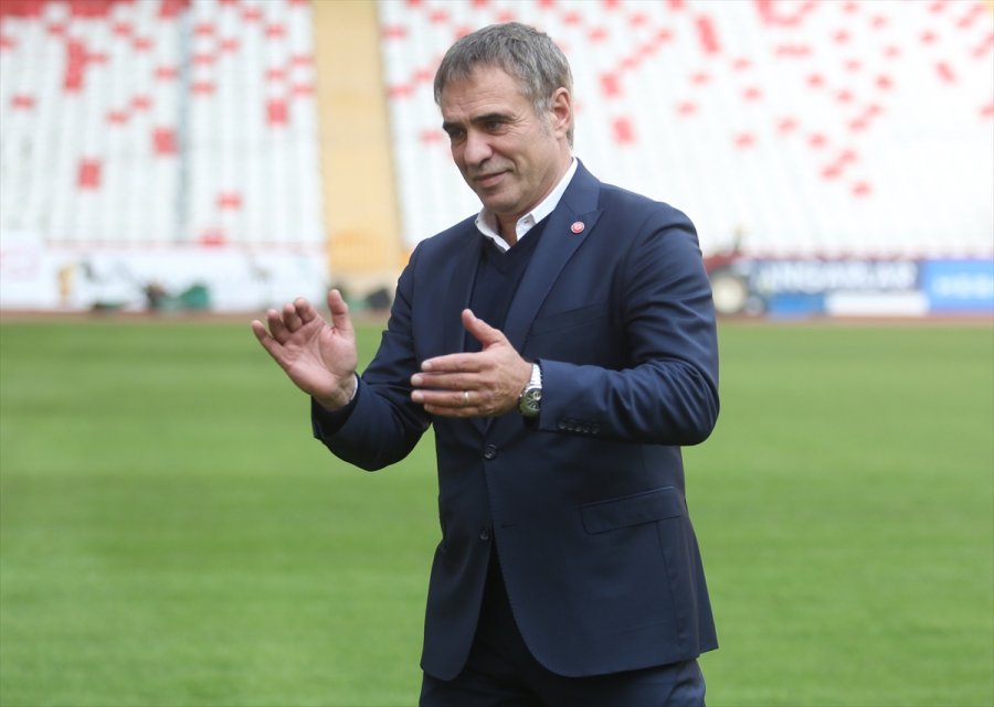 Antalyaspor'da Hedef Zirveyi Zorlayan Bir Takım Oluşturmak