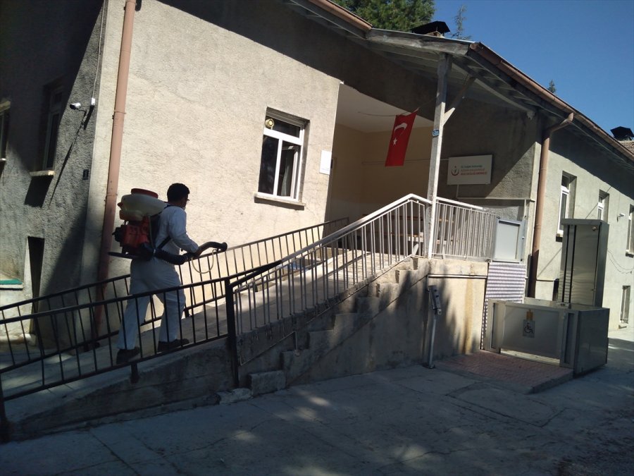 Halkapınar'da Dezenfekte Çalışmaları Devam Ediyor