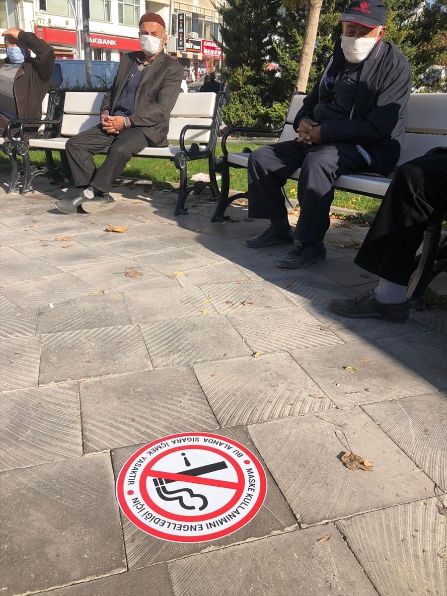 Karaman'da Vatandaşlar Sigara Yasağına Karşı İkaz Levhaları Ve Yer İşaretleriyle Bilgilendiriliyor
