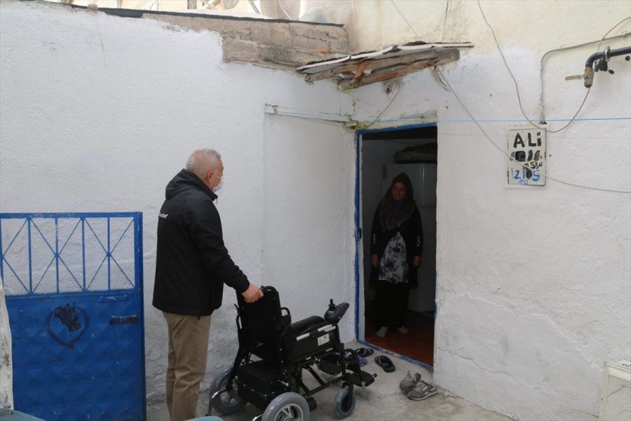 Niğde Belediye Başkanı Özdemir'den Kas Hastası Çocuğa Akülü Araç