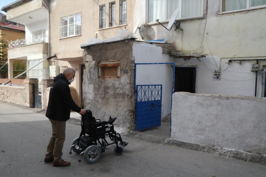 Niğde Belediye Başkanı Özdemir'den Kas Hastası Çocuğa Akülü Araç