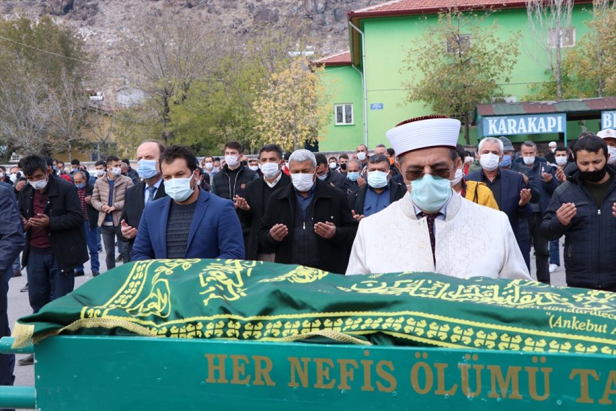 Niğde'de Havuzda Boğulan Genç, Toprağa Verildi
