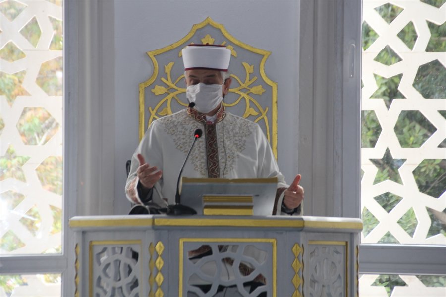 Serik İlçesinde Merkez Camisi İbadete Açıldı