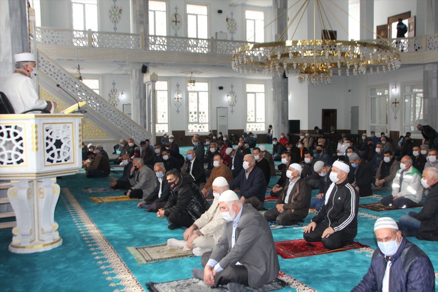 Serik İlçesinde Merkez Camisi İbadete Açıldı