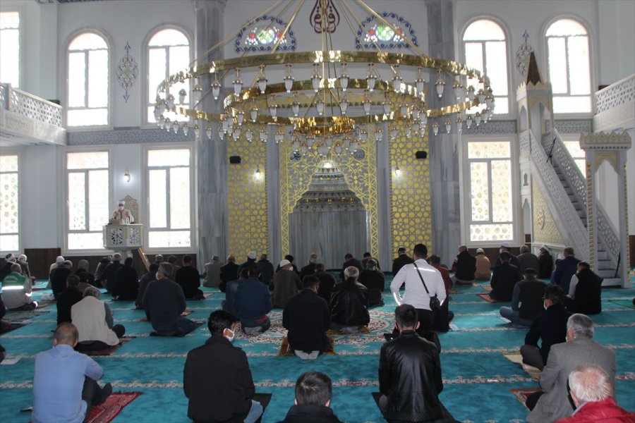 Serik İlçesinde Merkez Camisi İbadete Açıldı