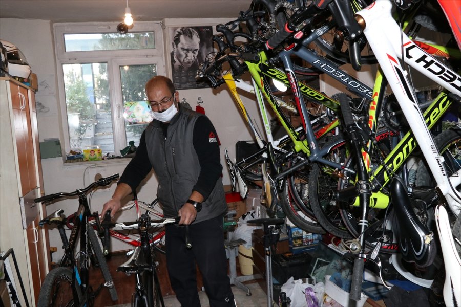 Tamir Edilen Hurda Bisikletler Çocukların Mutluluğu Oluyor