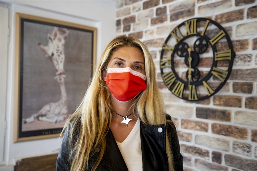 Avusturyalı Turistlere Antalya Falezlerinde Akdeniz Foku Sürprizi