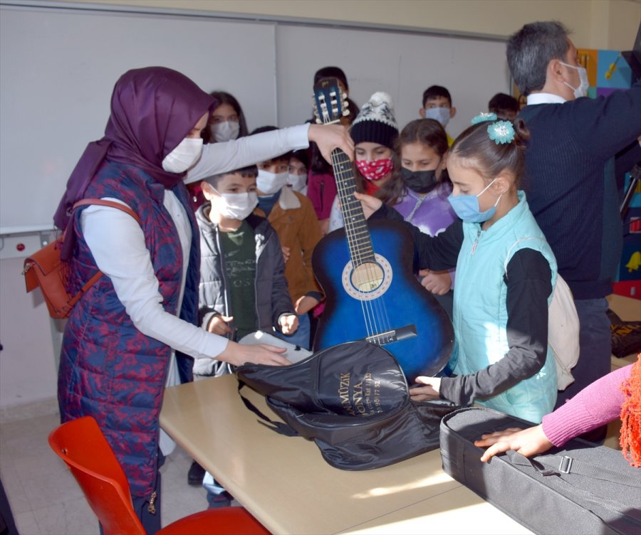 Fizik Profesörü Hayatını Köy Çocuklarının Geleceği Ve Eğitimine Adadı