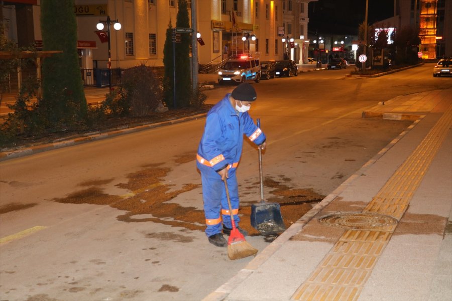 İç Anadolu'da Sokağa Çıkma Yasağının Ardından Cadde Ve Sokaklar Boş Kaldı