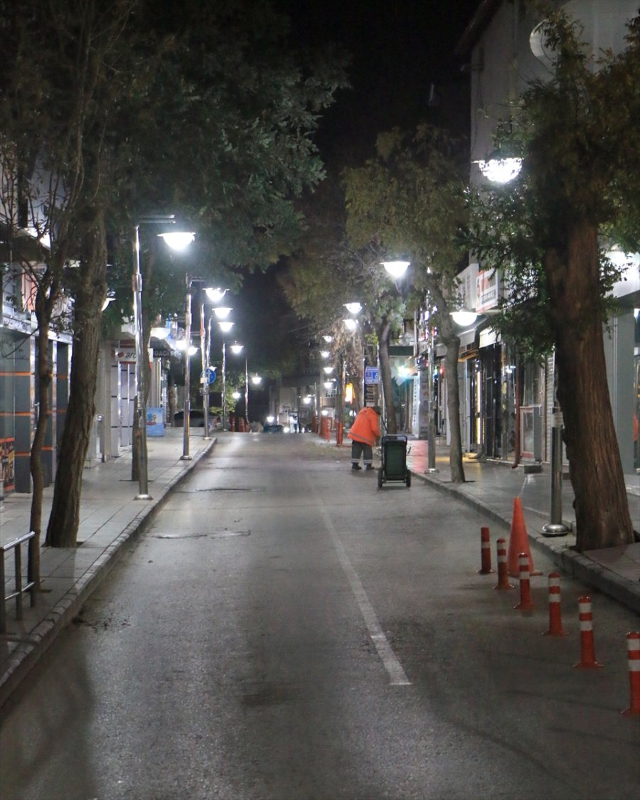 Konya, Aksaray, Karaman Ve Afyonkarahisar'da Sokağa Çıkma Kısıtlaması Başladı