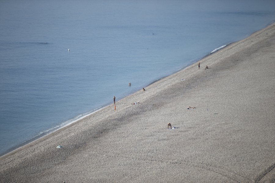 Antalya'da Sokağa Çıkma Kısıtlamasına Uyuldu