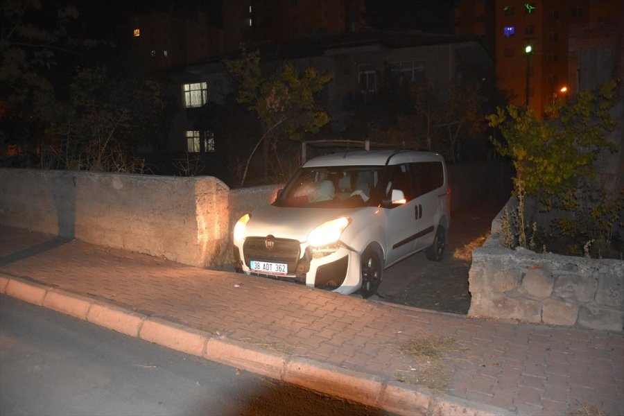 Kayseri'de Polise Ateş Eden Uyuşturucu Zanlısı Kovalamaca Sonucu Yakalandı