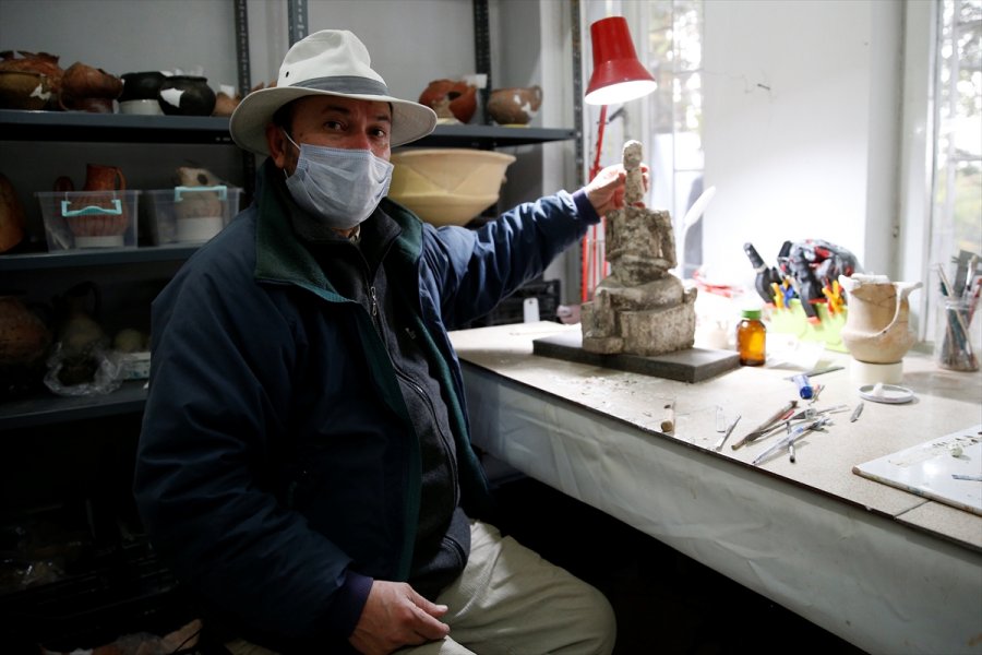 Kültepe'de Eski Tunç Çağı'na Ait Tanrıça Heykeli Bulundu