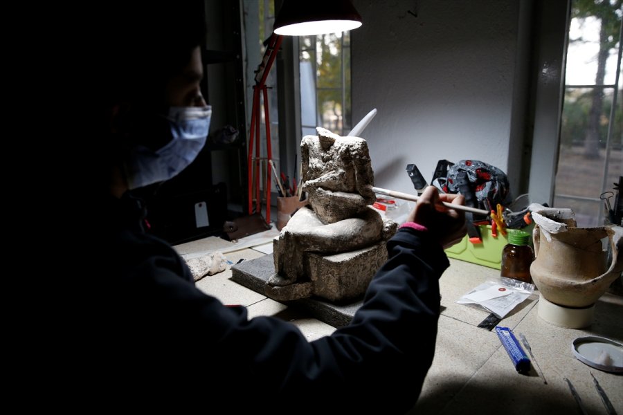 Kültepe'de Eski Tunç Çağı'na Ait Tanrıça Heykeli Bulundu