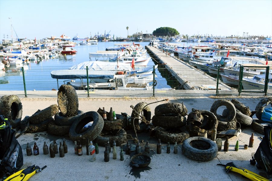 Mersin'de Deniz Dibi Temizliği Yapıldı