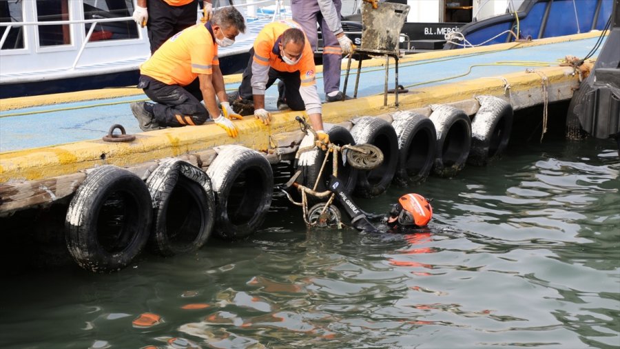 Mersin'de Deniz Dibi Temizliği Yapıldı