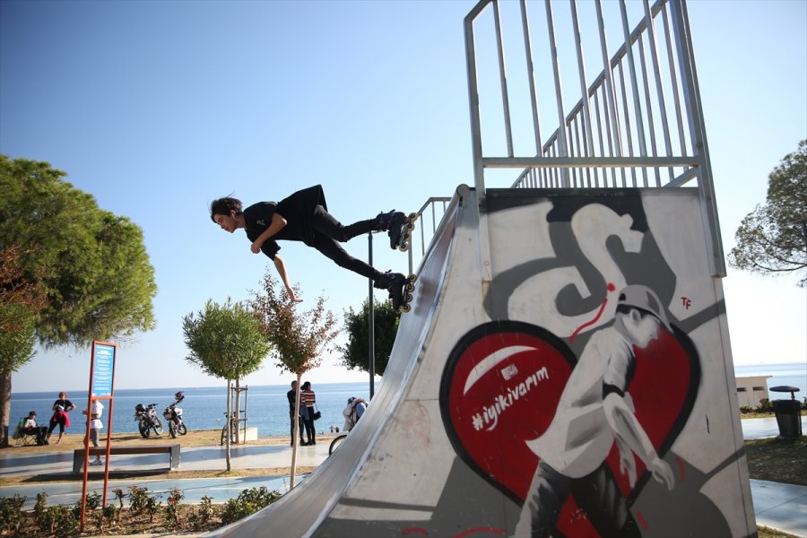 Antalya, Muğla, Isparta Ve Burdur'da 20 Yaş Ve Altı Çocuklarla Gençler Sokağa Çıktı