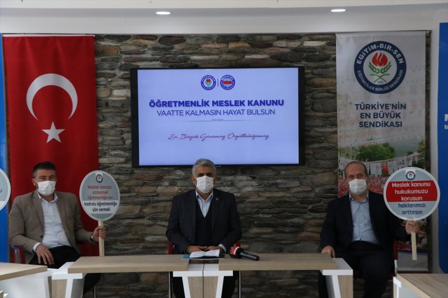 Eğitim-bir-sen'den Öğretmenlik Meslek Kanunu Talebi
