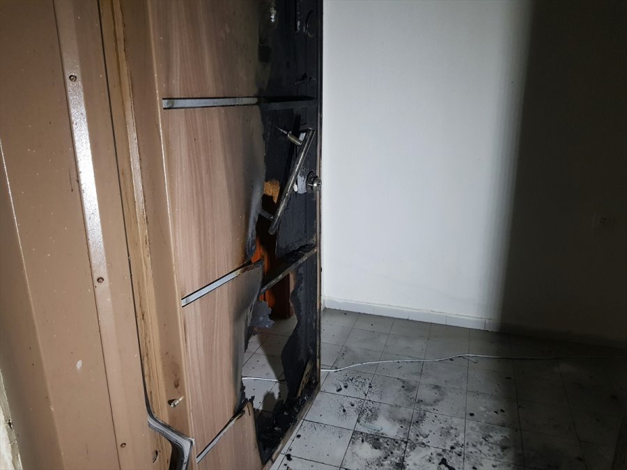 Konya'da Boşanmak İsteyen Eşine Sinirlenen Adam Evini Yakmaya Çalıştı