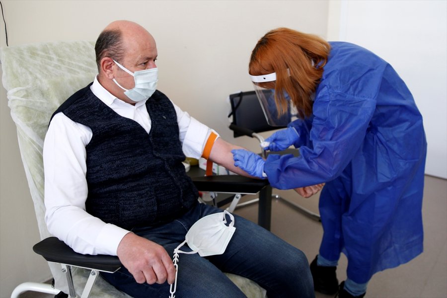 Çin Menşeli Kovid-19 Aşısı Kayseri'de Gönüllülere Uygulanıyor