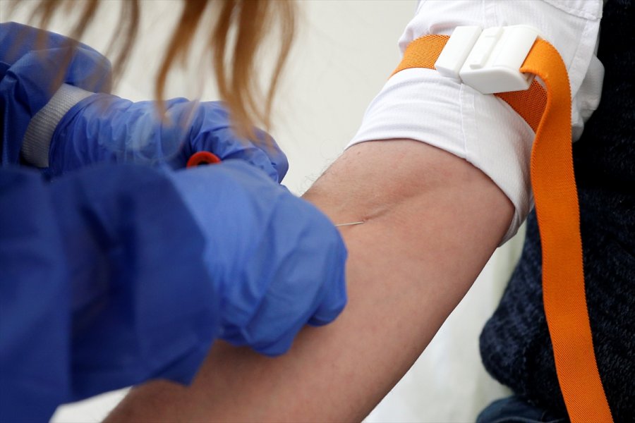 Çin Menşeli Kovid-19 Aşısı Kayseri'de Gönüllülere Uygulanıyor