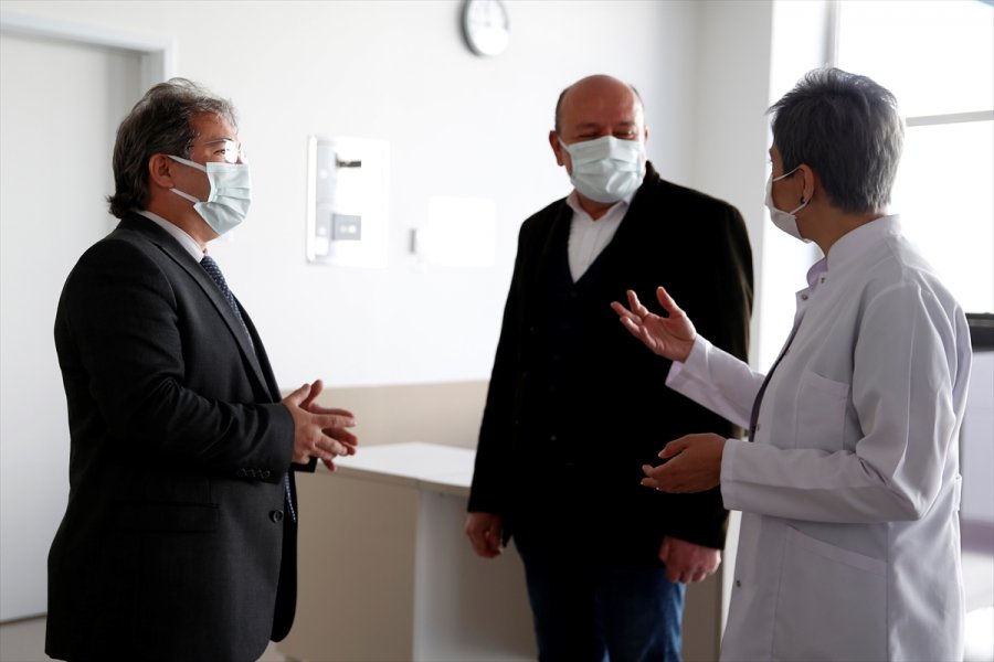 Çin Menşeli Kovid-19 Aşısı Kayseri'de Gönüllülere Uygulanıyor