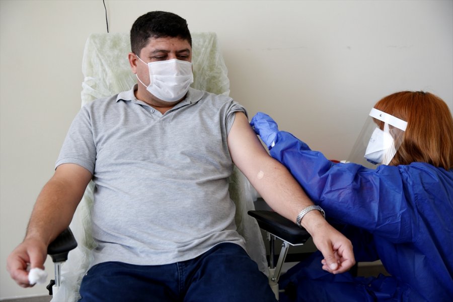 Çin Menşeli Kovid-19 Aşısı Kayseri'de Gönüllülere Uygulanıyor