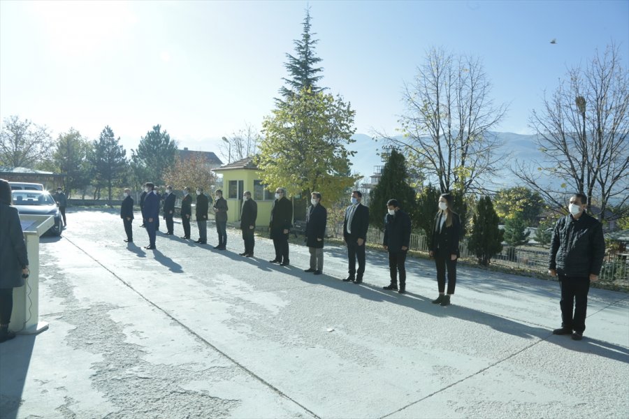Halkapınar'da Öğretmenler Günü Buruk Kutlandı
