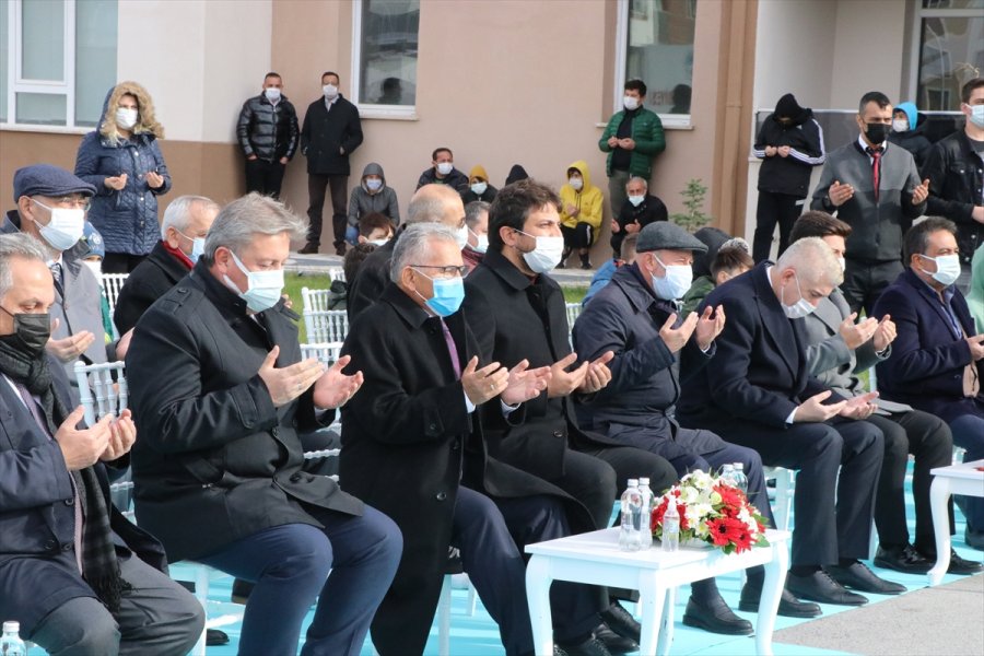 Büyükkılıç, Alsancak Parkı'nın Açılışını Gerçekleştirdi