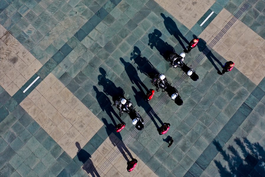 Elektronik Kelepçe Şiddet Mağduru Kadını Hayata Bağlıyor