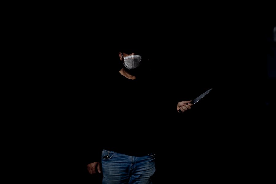 Elektronik Kelepçe Şiddet Mağduru Kadını Hayata Bağlıyor