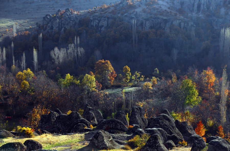 Kapadokya'yı Andıran 2 Bin Yıllık Antik Kentte Sonbahar Güzelliği