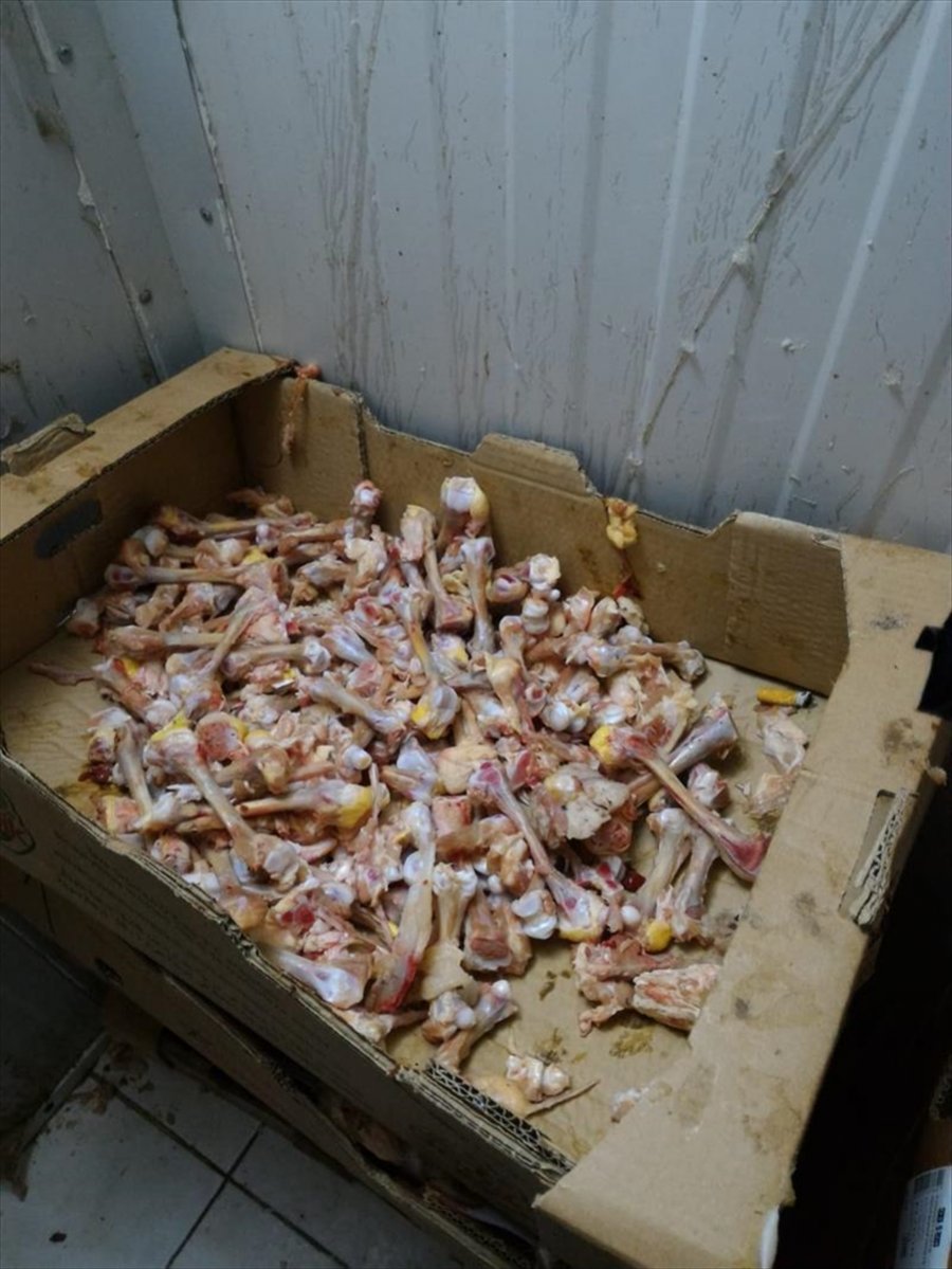 Kayseri'de Uygunsuz Koşullarda Tavuk Eti Paketleyen 4 İşletmeye 111 Bin 508 Lira Ceza