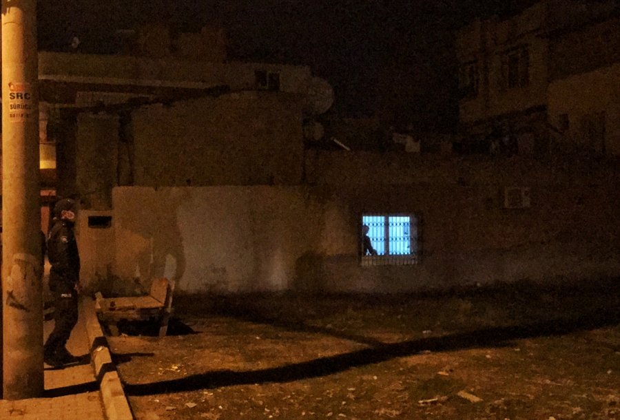 Mersin'de Boş Arsada Patlama