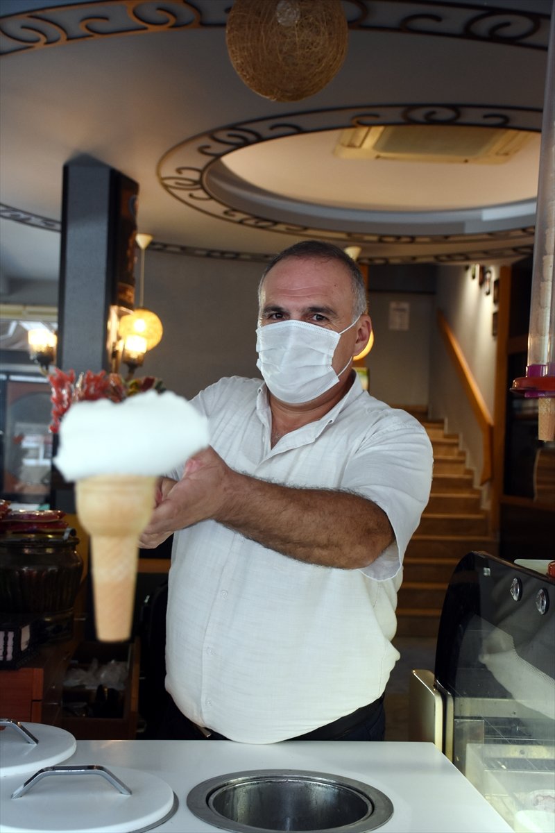 Semerciliği Bırakan Girişimci Dondurma Üretimiyle Marka Oldu