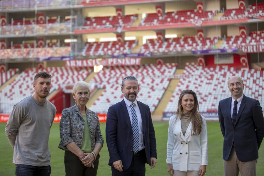 Podolski'nin Yer Aldığı Patara Tanıtım Videosunun Lansmanı Yapıldı