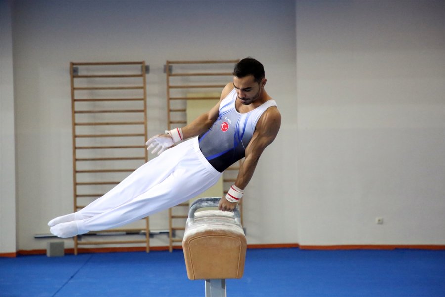 Artistik Cimnastik Milli Takımı Mersin'de Kampa Girdi