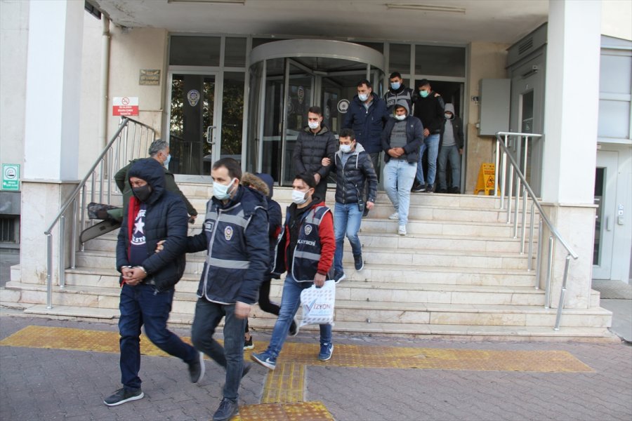 Kayseri'de Aranan 17 Kişi Eş Zamanlı Operasyonla Yakalandı