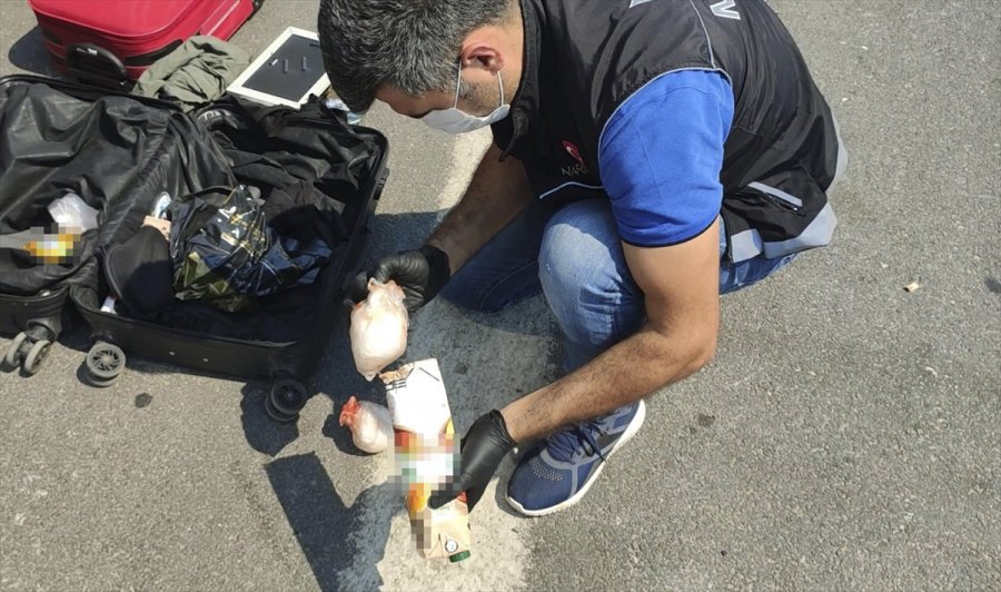 Mersin'de Meyve Suyu Paketine Sentetik Uyuşturucu Gizleyen Zanlı Tutuklandı