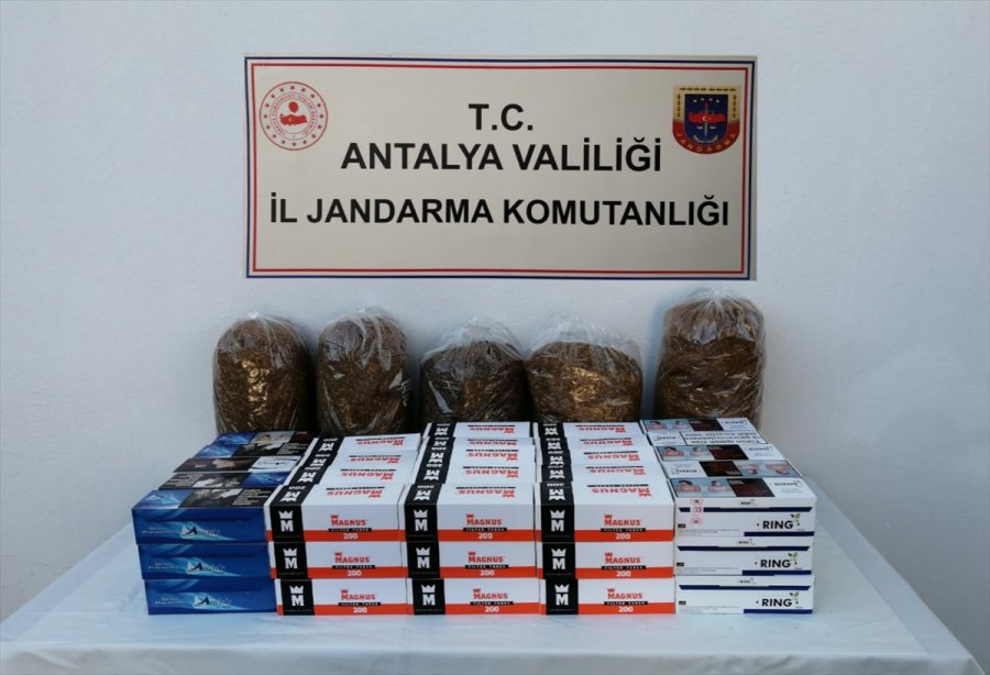 Antalya'da Kaçak Tütün Satan 2 Kişiye İdari Yaptırım Cezası Uygulandı