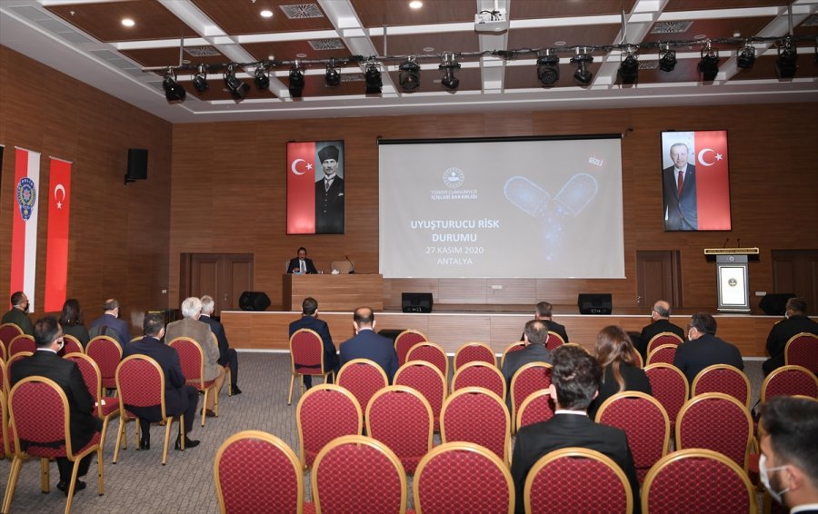 Antalya'da Uyuşturucu İle Mücadelede Risk Durumu Değerlendirme Toplantısı Yapıldı