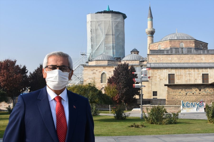 Mevlana Müzesi'nin Turkuaz Kubbesi 