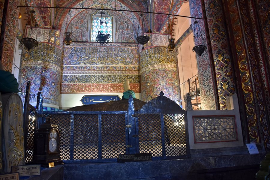 Mevlana Müzesi'nin Turkuaz Kubbesi 