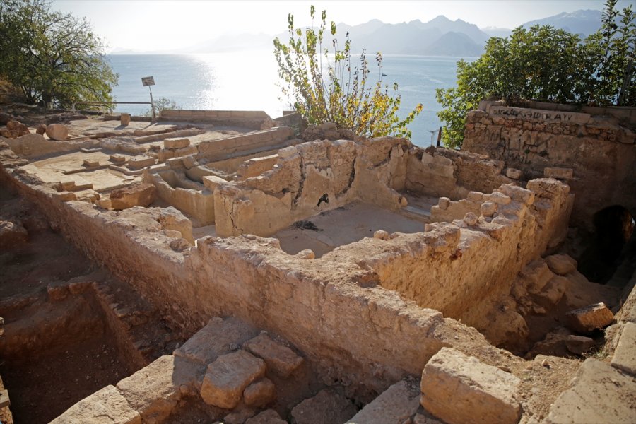 Antalya'da Arkeolojik Kazıda Buz Fabrikası Kalıntıları Ortaya Çıkarıldı
